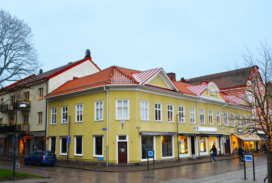 Lenanderska gården, i korsningen av Kungsgatan och Östra Kyrkogatan