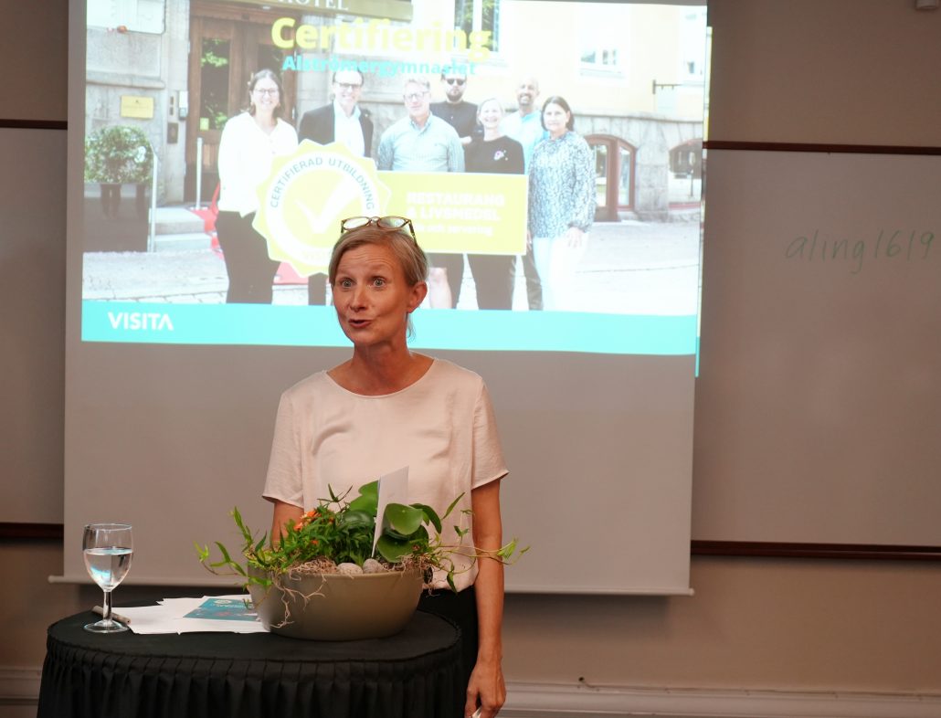 Rektor Linda Andersson berättar om arbetet bakom certifieringen.